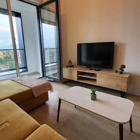 Elegant Kompleksi Magnet Tirana