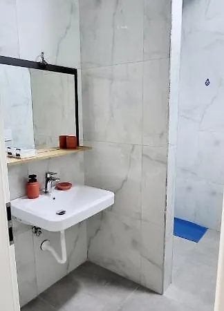 Elegant Kompleksi Magnet * Tiran